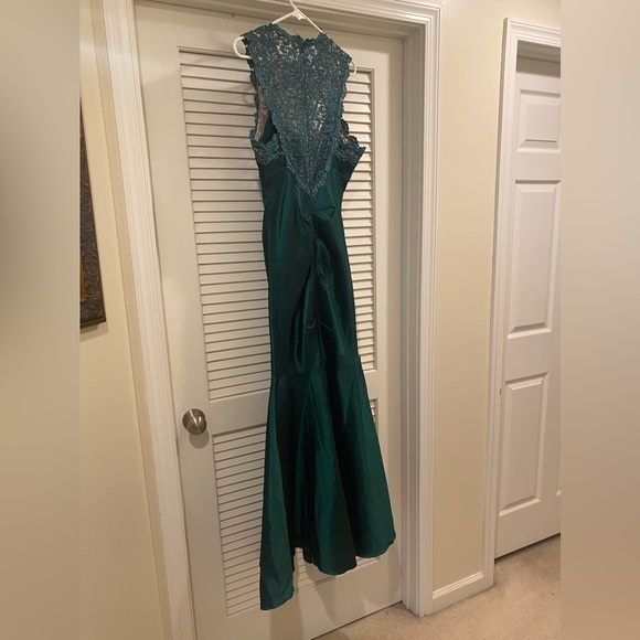 Emerald Green Gown - Picture 5 of 5